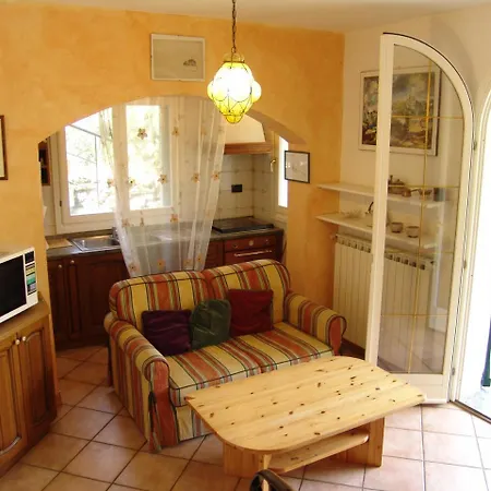Alcova Apartment *